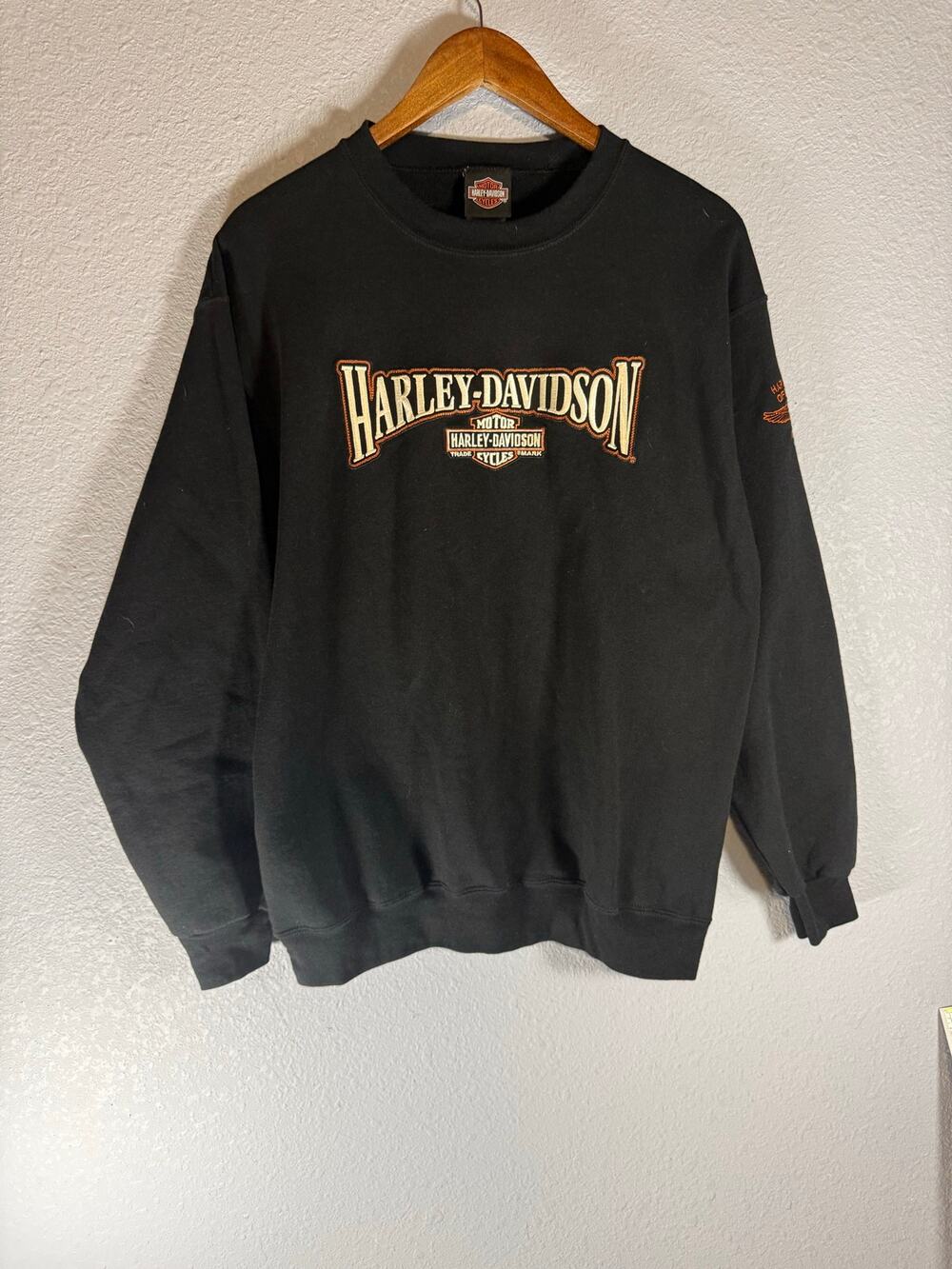 Harley-Davidson Men’s Medium Black Crewneck Sweatshirt Doc’s Shawano Wisconsin